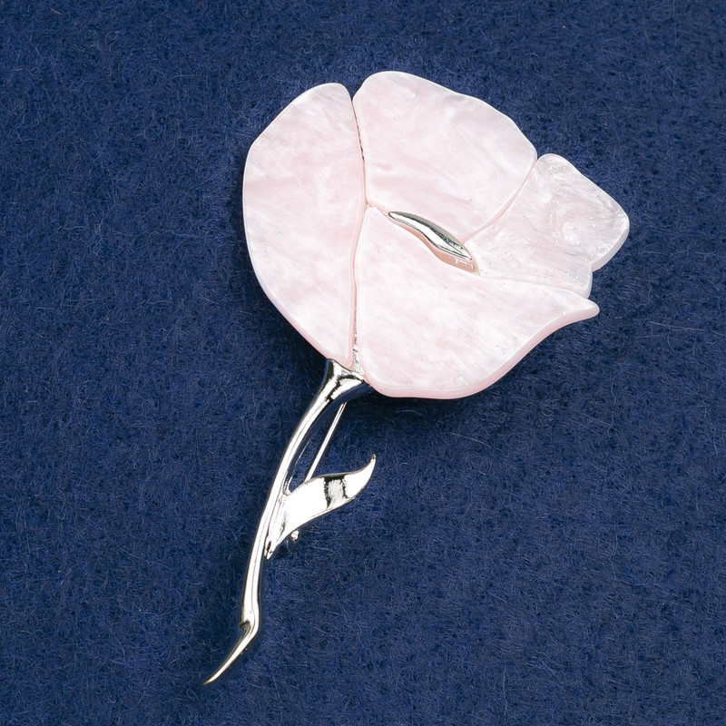 Broszka 'Kwiatka', różowy perłowy z błyskotkami, srebrny metal 70×46 mm