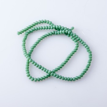 Koraliki z czeskiego kryształu na nitce, matowe „zielony groszek”, średnica 3,5 mm, 38–40 cm