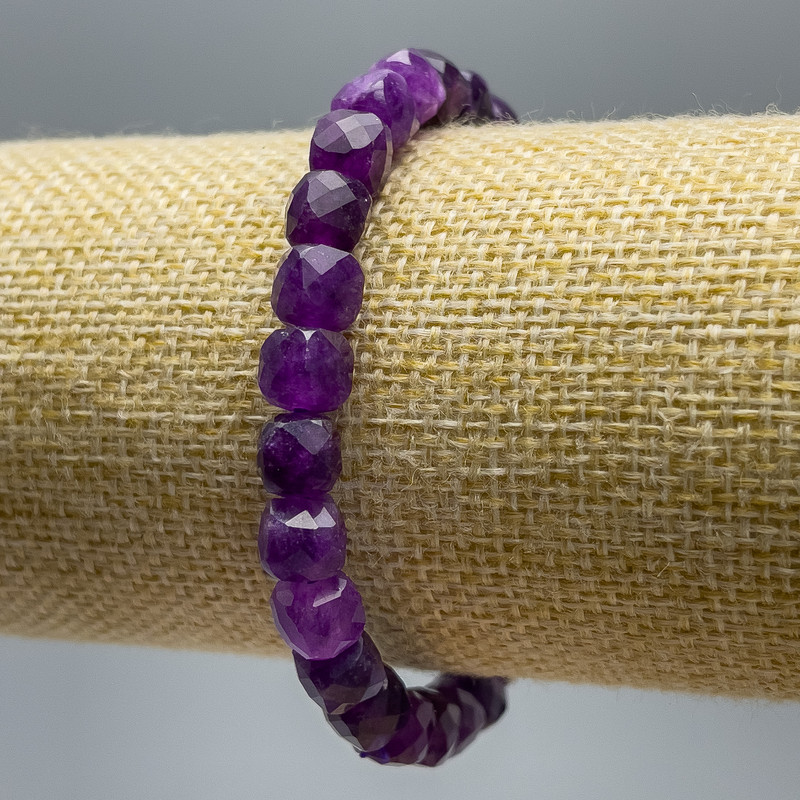 Bransoletka z ametystu naturalnego kamienia, fasetowane kostki, średnica 7 mm ±, długość 18 cm (elastyczna)