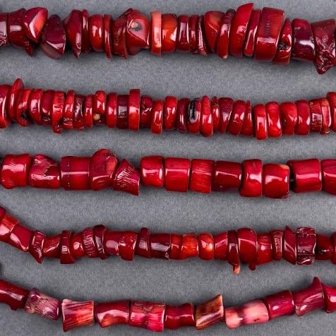Koral naturalny fasetowany na nici, średnica 11×8 mm +/-, średnica 10×5 mm +/-, długość 43 cm +/- (za 100 g) (różne rozmiary)