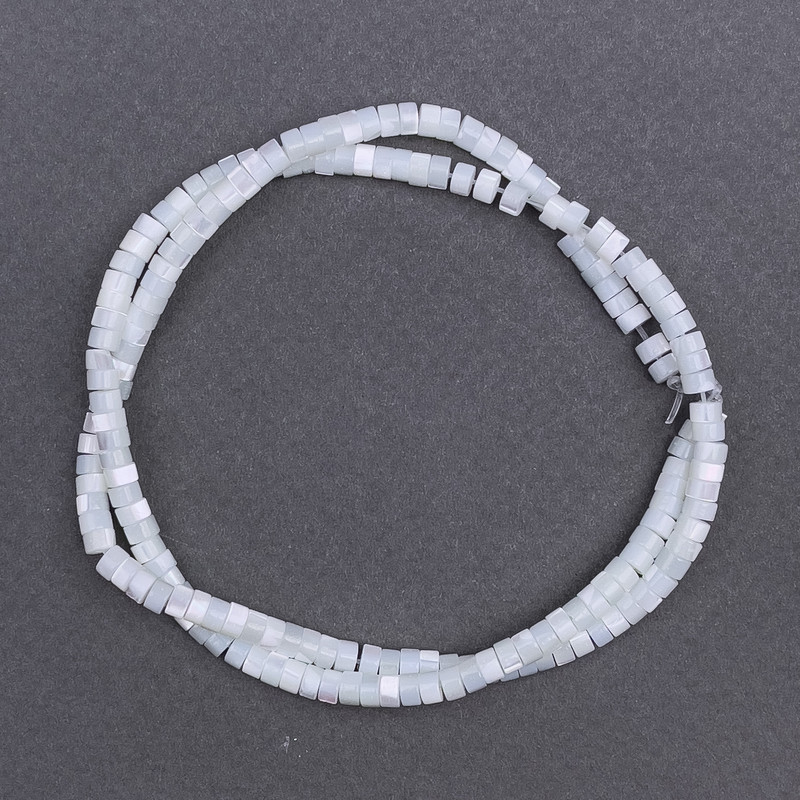 Koraliki z tonowanego perłowego odcienia miętowego, w kształcie dysków, średnica 4×2 mm, długość 40 cm, na żyłce