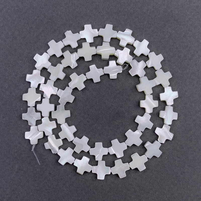 Koraliki perłowe w kształcie krzyżyka, średnica 8×8×3 mm, długość 39 cm, na nici