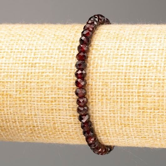 Bransoletka Granat naturalny kamień fasetowany rondel, średnica 5×3,5 mm+-, długość 18 cm (elastyczna)