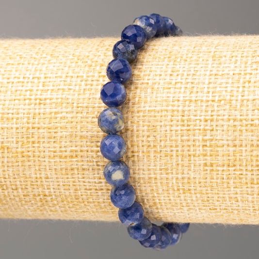 Bransoletka z naturalnego sodalitu, fasetowane kule o średnicy 7 mm, długość 18 cm (na elastycznej gumce)