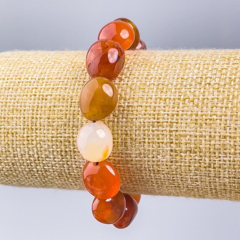 Bransoletka z karneolu – naturalny kamień, młotkowane kulki ośrednicy 14×12 mm, długość 18 cm (na elastycznej gumce)