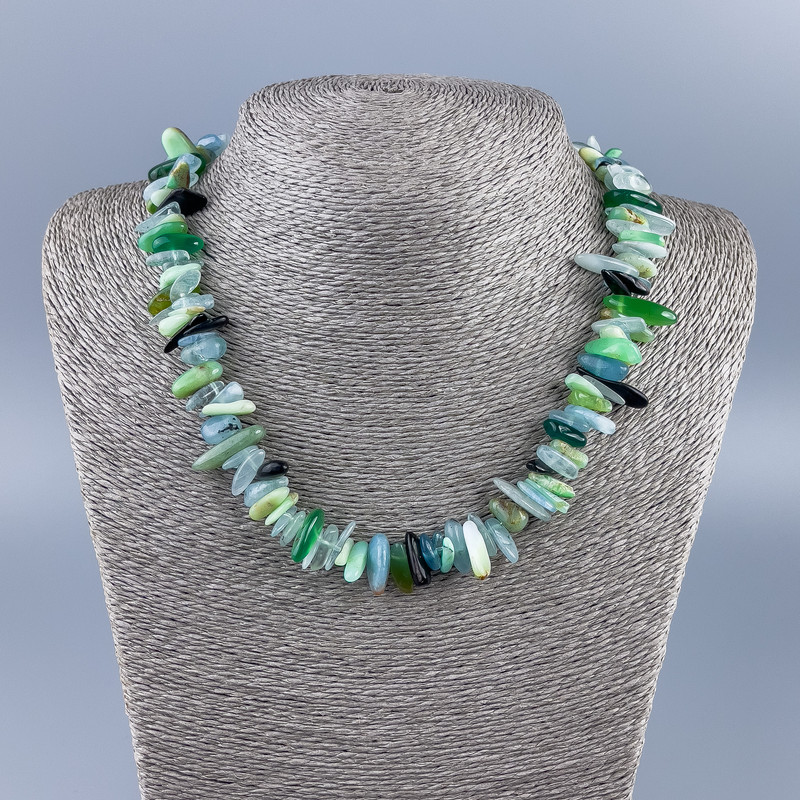 Naszyjnik z naturalnego kamienia
Asortyment drobinek „Igła”, średnica 20×4–10×3 mm, długość 50 cm +