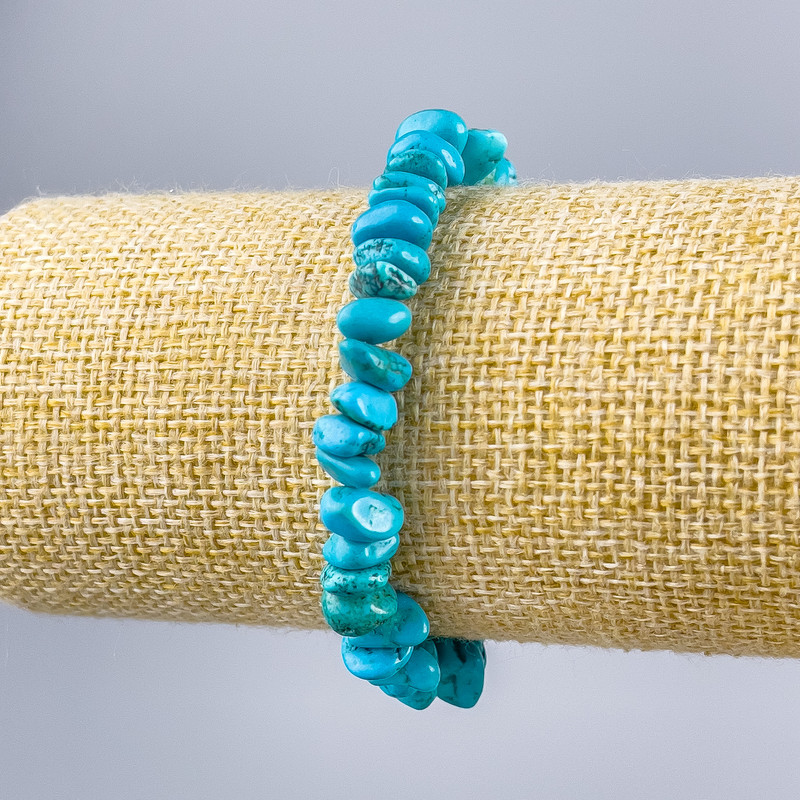 Bransoletka z turkusem – drobinki, o wymiarach 8×4 mm, długość 18 cm (elastyczna)