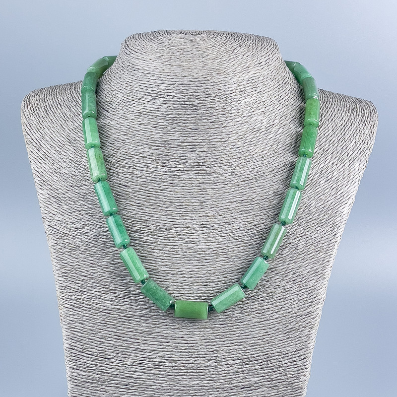 Naszyjnik z naturalnego nefrytu – cylindryczny, średnica 17×8 mm, długość 50 cm (+/-)