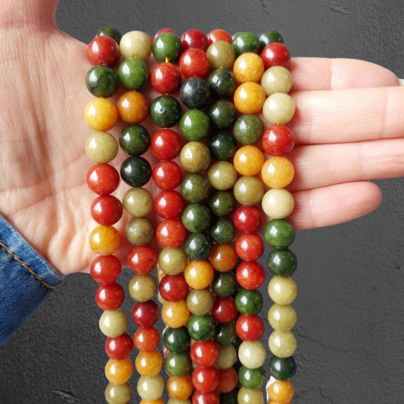 Koraliki z asortymentu naturalnego kamienia, gładkie kulki, średnica 10,5 mm ± na nici, długość 38 cm+