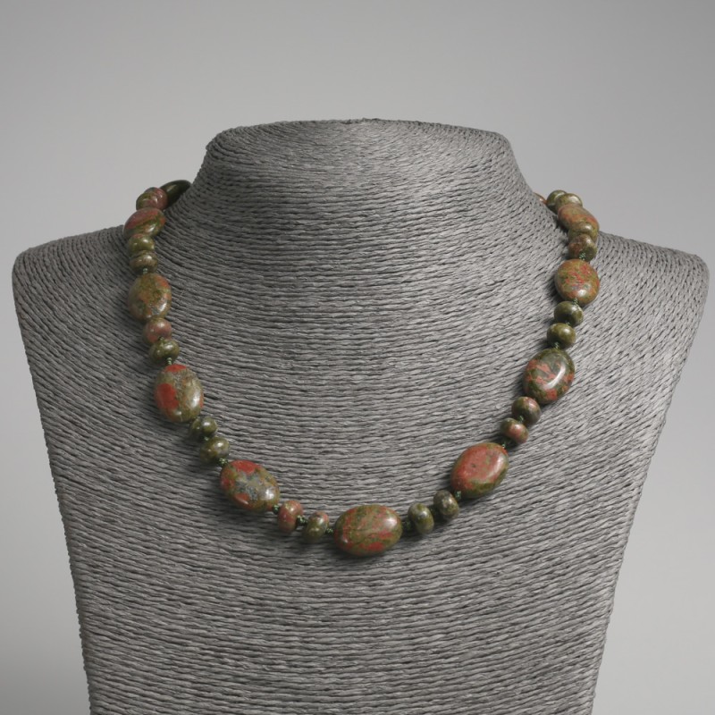 Naszyjnik z naturalnego kamienia unakitu, płaski owal, średnica 13×18 mm ±, rondel o średnicy 9×5 mm ±, długość 45 cm