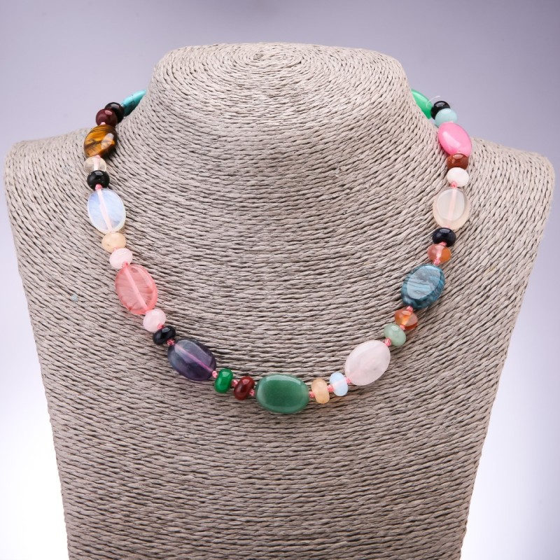 Naszyjnik z naturalnych kamieni w asortymencie – płaski owal, średnica 13×18 mm, rondel, średnica 9×6 mm, długość 45 cm