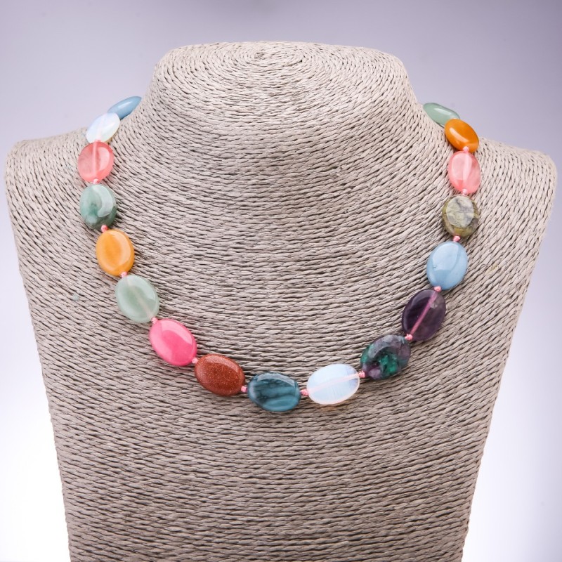 Naszyjnik z naturalnych kamieni – asortyment, płaski owal, średnica ok. 13 × 18 mm, długość 45 cm
