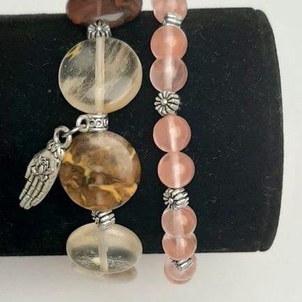 Zestaw bransoletek z chalcedonu, kule o średnicy 6,5 mm, koło o średnicy 15 mm, z srebrnymi wstawkami na gumce, długość 18 cm+