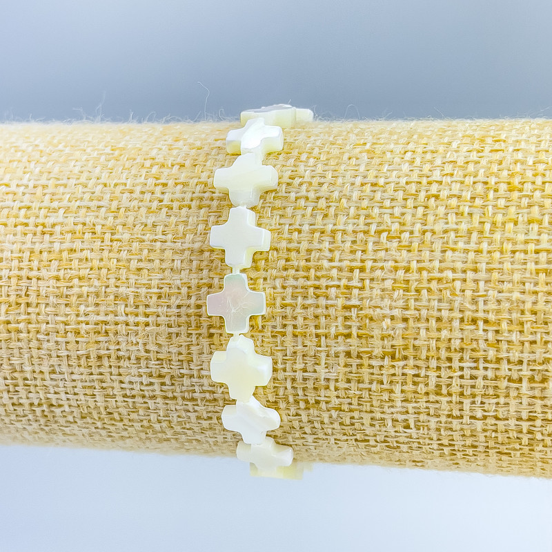 Bransoletka z perłowymi krzyżykami, średnica 8×8×3 mm, długość 18 cm (elastyczna)