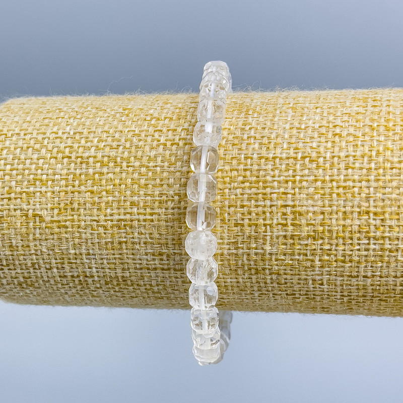 Bransoletka z górskiego kryształu, naturalny kamień, fasetowana kostka, średnica 6×6 mm, długość 18 cm (elastyczna)