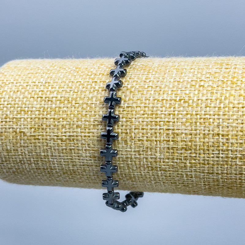 Bransoletka hematytu «Krzyż», średnica 6×6×3 mm, długość 18 cm (rozciągliwa)