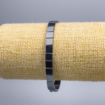 Bransoletka hematitu z kwadratowych koralików, średnica 6×6×2 mm, długość około 18 cm (elastyczna)