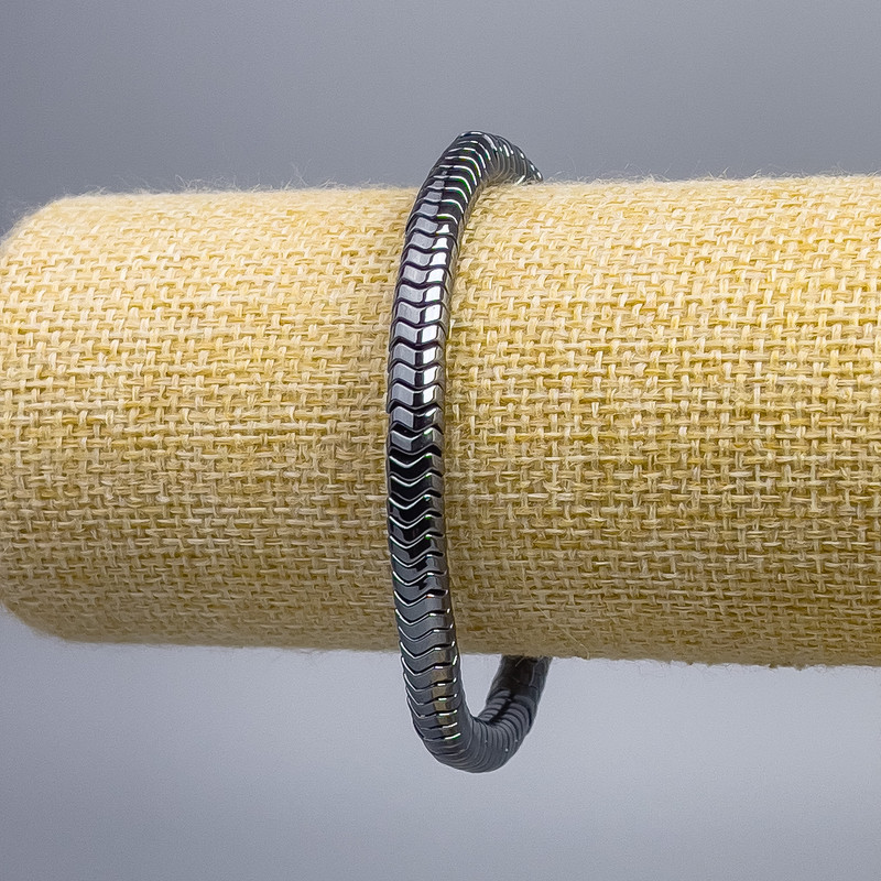 Bransoletka z hematytu Żygzak, średnica 6×2 mm ±, długość 18 cm (elastyczna)