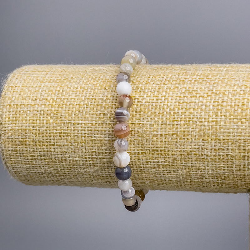 Bransoletka z agat Botswana – gładkie kuleczki, średnica 6 mm, długość 18 cm, na elastycznej gumce