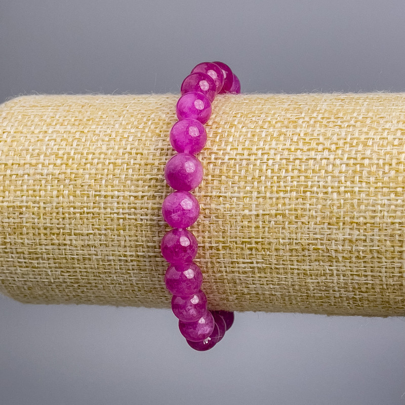 Bransoletka 'Turmalin' (sztuczny) malinowa, gładkie kuleczki, średnica 8 mm, długość 18 cm, na elastycznej gumce