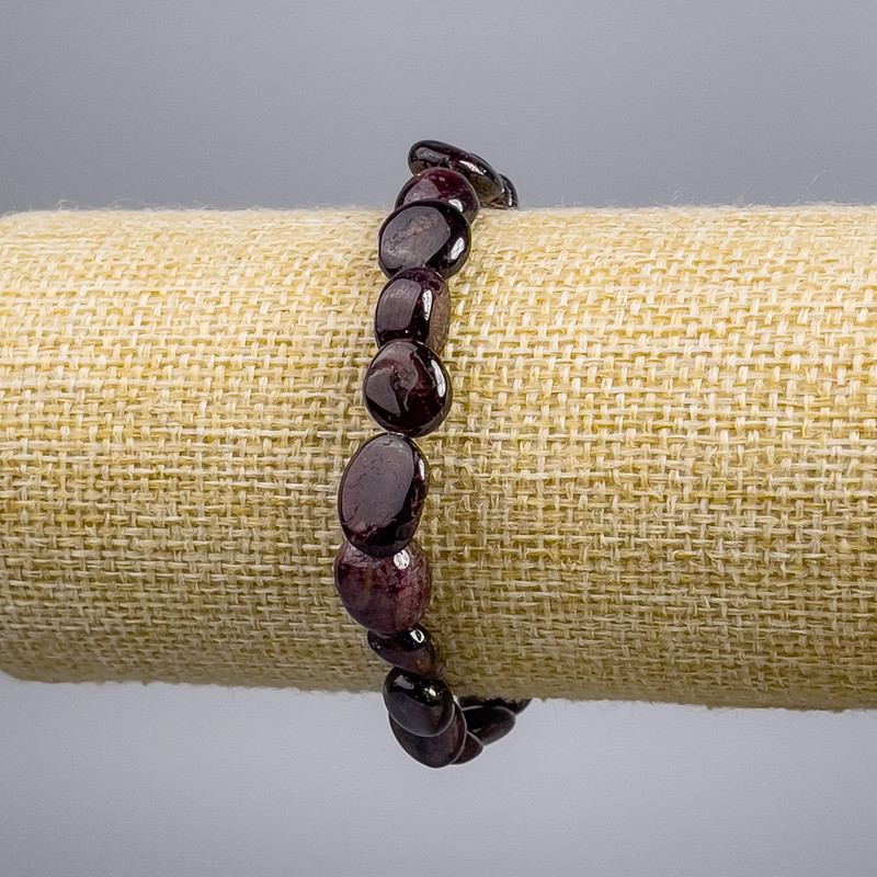 Bransoletka z granatu fasetowanego, średnica 9×10 mm, długość 18 cm, na elastycznej gumce