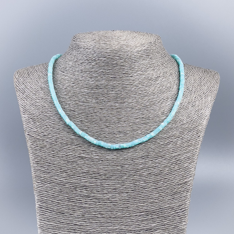 Naszyjnik-choker z naturalnej masy perłowej (tonowany) lazurowy, gładkie rondelki, średnica 4×2 mm, długość 48 cm