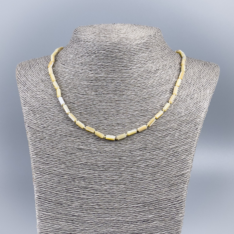 Naszyjnik z naturalnej beżowej masy perłowej, cylindryczne koraliki, średnica 4×8 mm, długość 50 cm ±