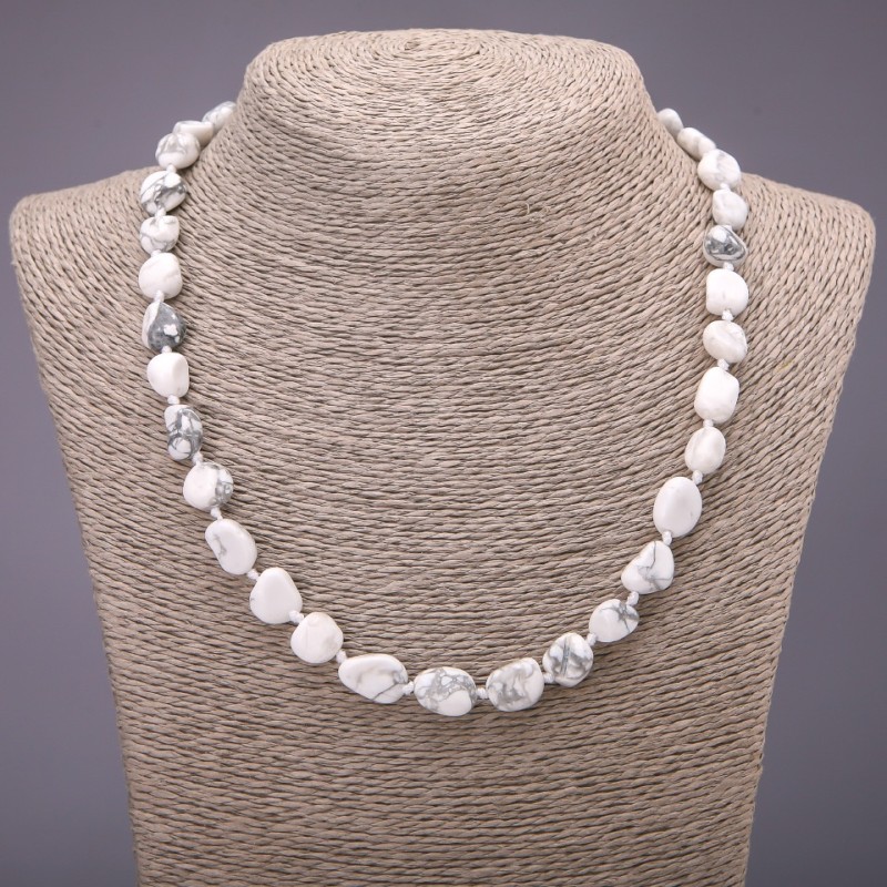 Naszyjnik z naturalnego chalcedonu fasetowanego, średnica 9–11 mm, długość 48 cm