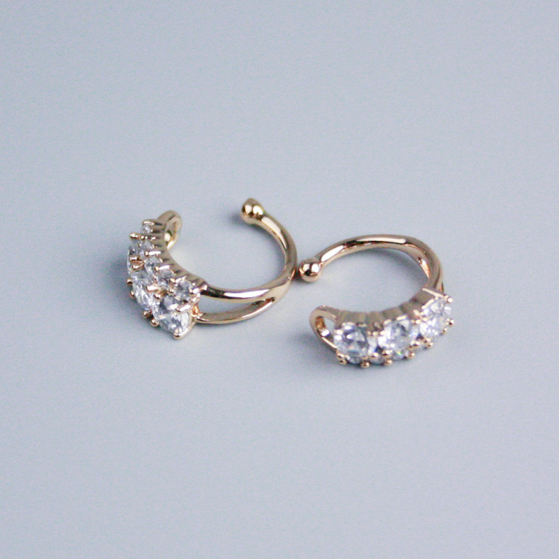 Kaf Xuping Pozłacanie 18K z białymi cyrkoniami 12×4 mm +