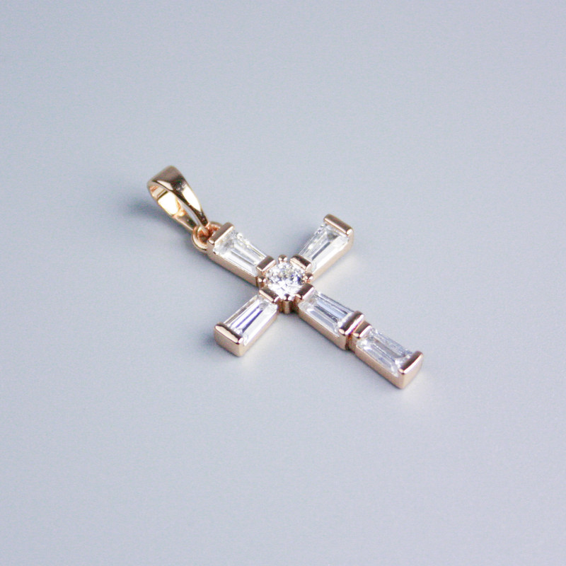 Wisiorek Xuping Pozłacanie 18K Krzyż z białymi kryształami, średnica 24×16 mm+