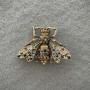 Broszka w kształcie motyla z cyrkonami i różnorodnymi kamieniami, metal złocisty, 49×38 mm+