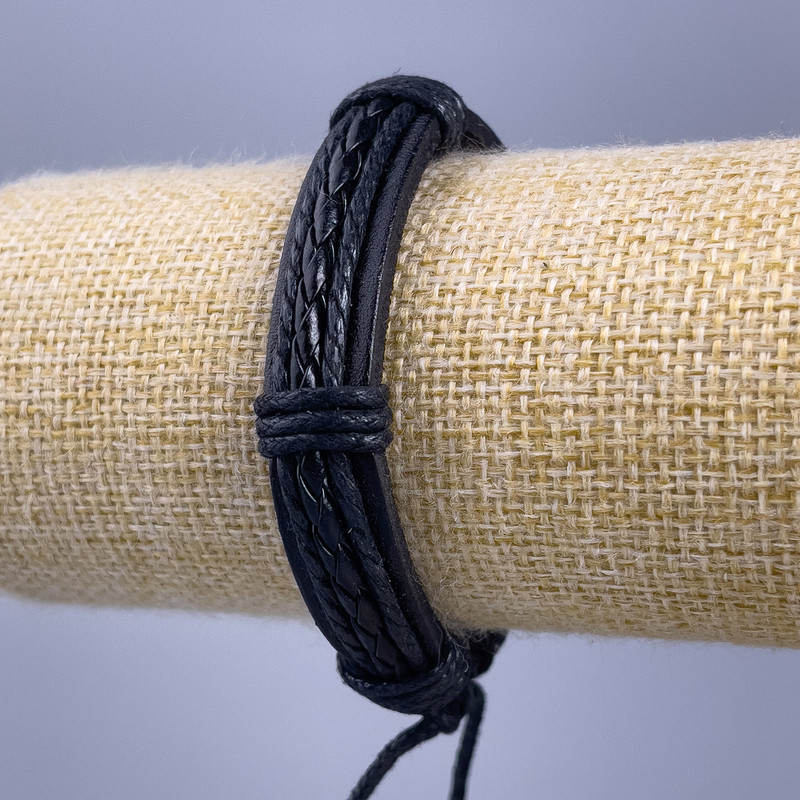 Bransoletka, długość 18–25 cm, grubość 12 mm, eko-skóra, kolor czarny, na zapięciu