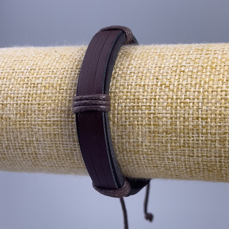 Bransoletka, długość 18-25 cm, grubość 12 mm, ekoskóra, kolor brązowy, na zapięciu