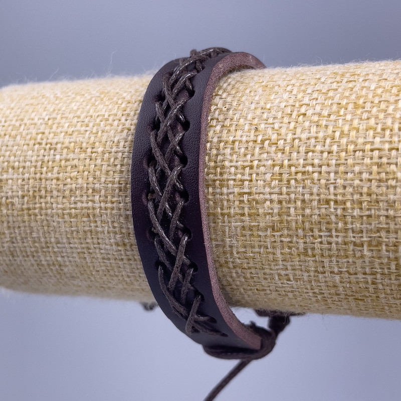 Bransoleta, długość 18–25 cm, grubość 14 mm, ekoskóra, kolor brązowy, na ściągaczu
