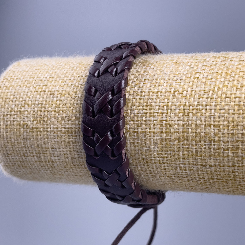 Bransoletka, długość 18–25 cm, grubość 15 mm, ekoskóra, kolor brązowy, na regulowanym zapięciem