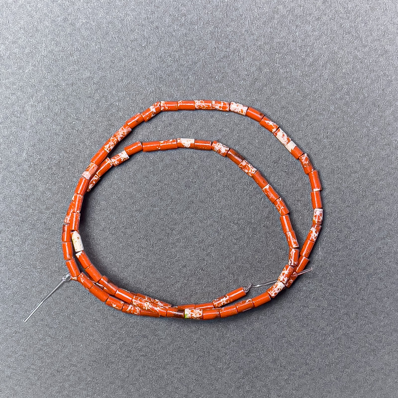 Koraliki z variscytu pomarańczowego — fasetowane, średnica 2×4 mm, długość 38 cm, na żyłce