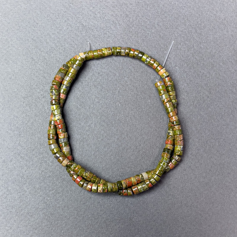 Koraliki jaspisu heliotropowego, naturalny kamień, rondelkowe, średnica 4,5×2,5 mm, długość 38 cm na żyłce