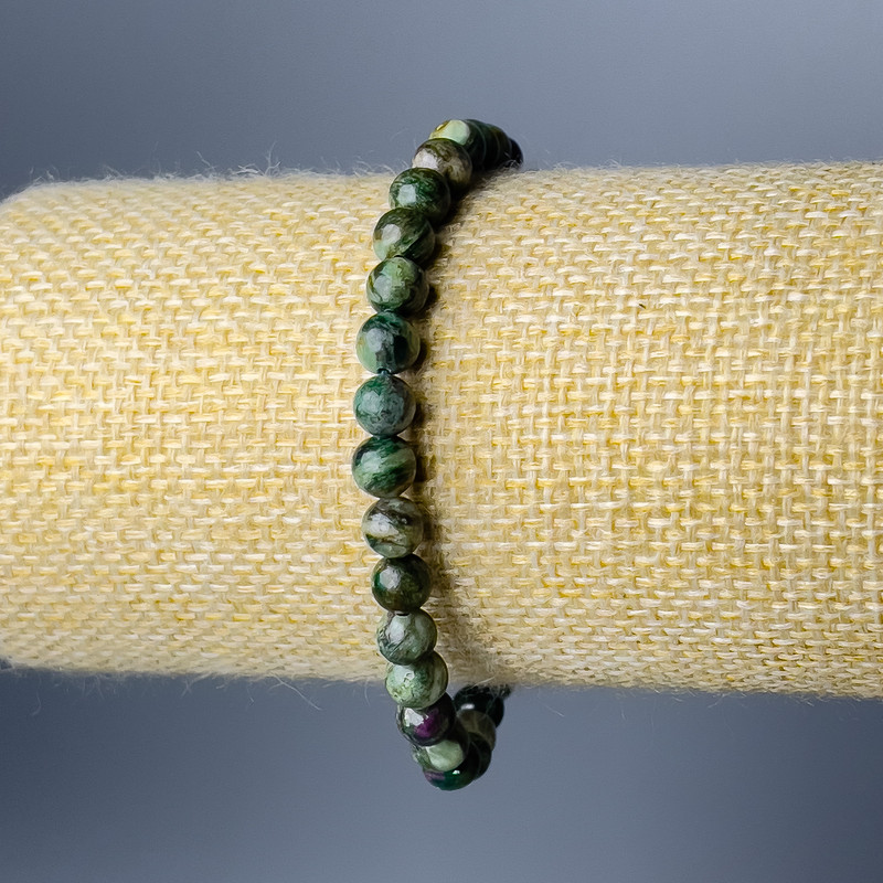 Bransoletka z zielonego lepidolitu, naturalny kamień, gładkie kulki, średnica 6 mm, długość 18 cm (rozciągliwa)