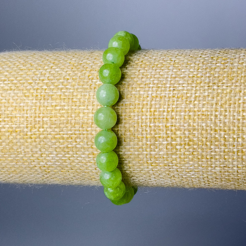 Bransoletka z nefrytu, naturalny kamień, gładkie kuleczki o średnicy 8,5 mm, długość 18 cm (rozciągliwa)