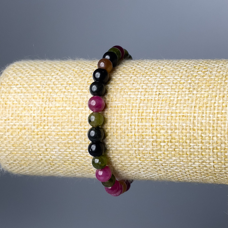 Bransoletka z naturalnym turmalinem, gładkie kuleczki, średnica 6,5 mm, długość 18 cm (rozciągliwa)