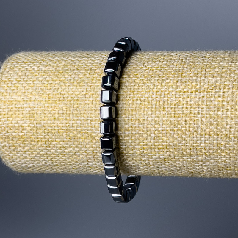 Bransoletka z hematitu w kostkach, średnica 6 mm, długość 18 cm (elastyczna)