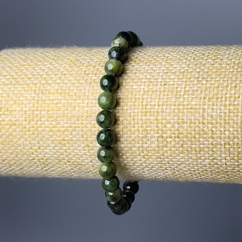 Bransoletka z diopsydem — naturalny kamień, gładkie kulki, średnica 6,5 mm, długość 18 cm (elastyczna)