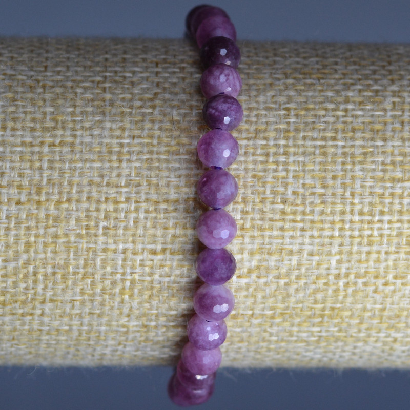 Bransoletka z rubelitowym turmalinem, naturalny kamień – fasetowana kula, średnica 6 mm, długość 18 cm (rozciągana)