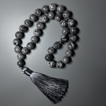 Mala z szarego oceanicznego jaspisu (sztuczny akryl) gładkie kuleczki, średnica 12 mm ±, 33 koraliki, z metalowymi wstawkami