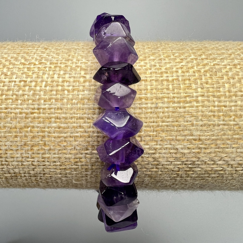 Bransoletka z naturalnego ametystu, fasetowane rondelki o średnicy około 10×7 mm, długość 18 cm +/- (na elastycznej gumce)