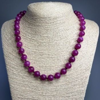 Naszyjnik z malinowego tourmalinu, gładkie kulki o średnicy 10 mm, długość 50 cm