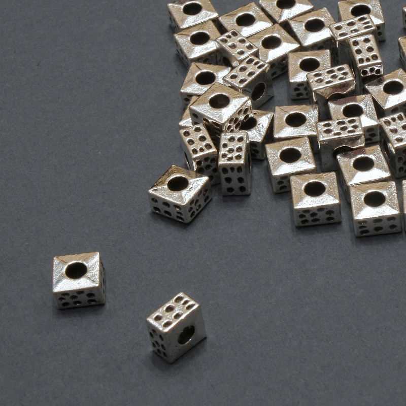 Okucia koralik-wkładka wewnętrzna, średnica 2,2 mm + -, średnica 5×3 mm + - opakowanie 20 g 42 szt. (+ -)