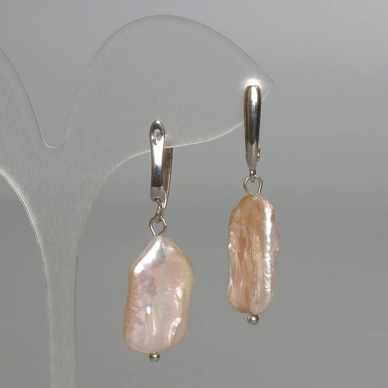 Kolczyki barokowe z perłami o odcieniu benzynowym, średnica 14×22 mm, długość 42 mm, zapięcie angielskie