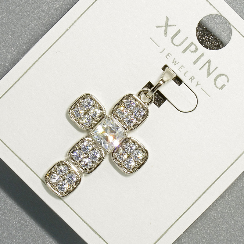 Wisiorek „Krzyż” Xuping z białym kryształem i cyrkoniami, średnica 18×24 mm, długość 32 mm, rodowany