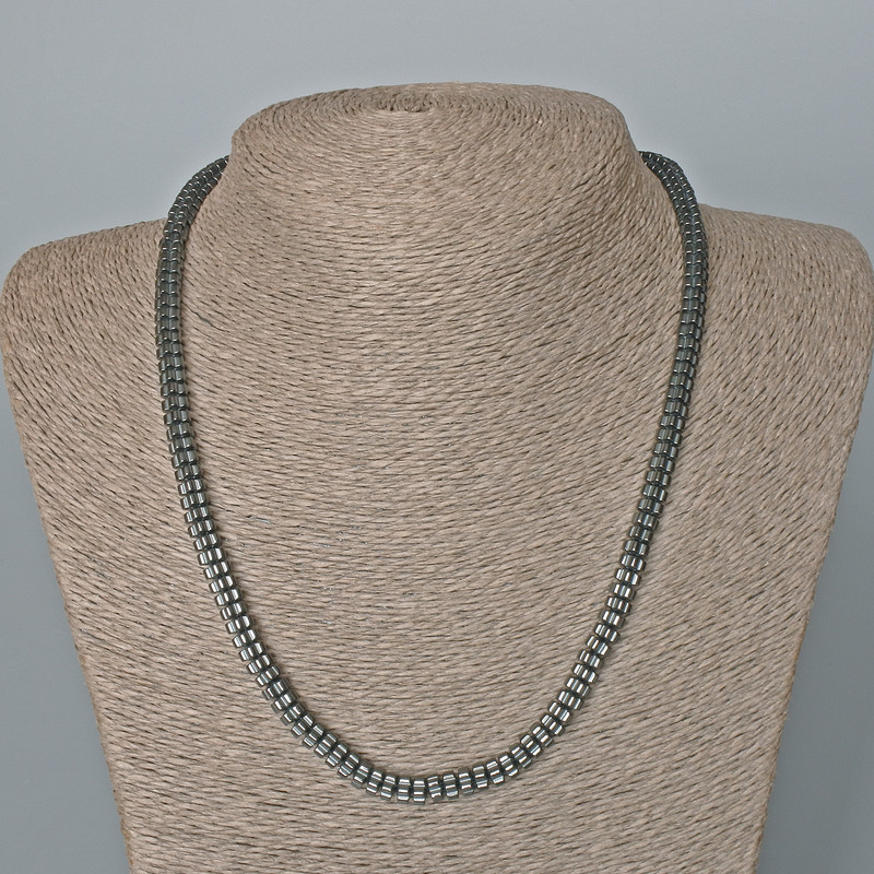 Naszyjnik z hematytu „Kwiat”, średnica 6×3 mm ±, długość 50 cm ±